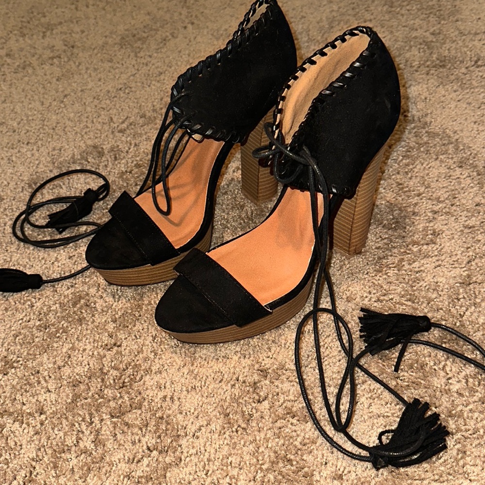 Lace Up Black Suede Heels 🧡